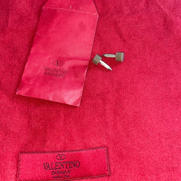 Authentic Valentino Rockstud Pumps - Picture 11 of 13